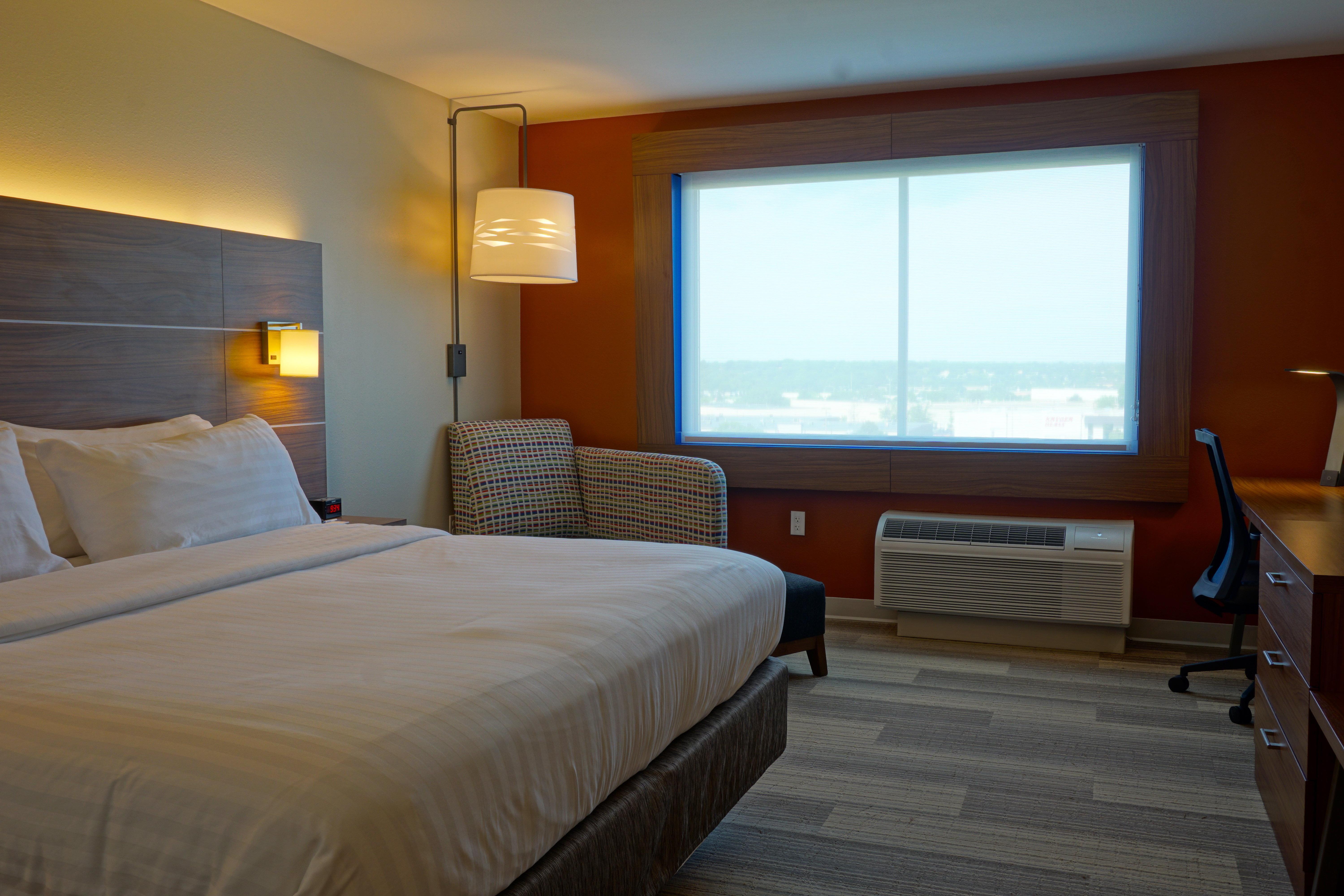 Holiday Inn Express & Suites Omaha - Millard Area By Ihg Exterior foto