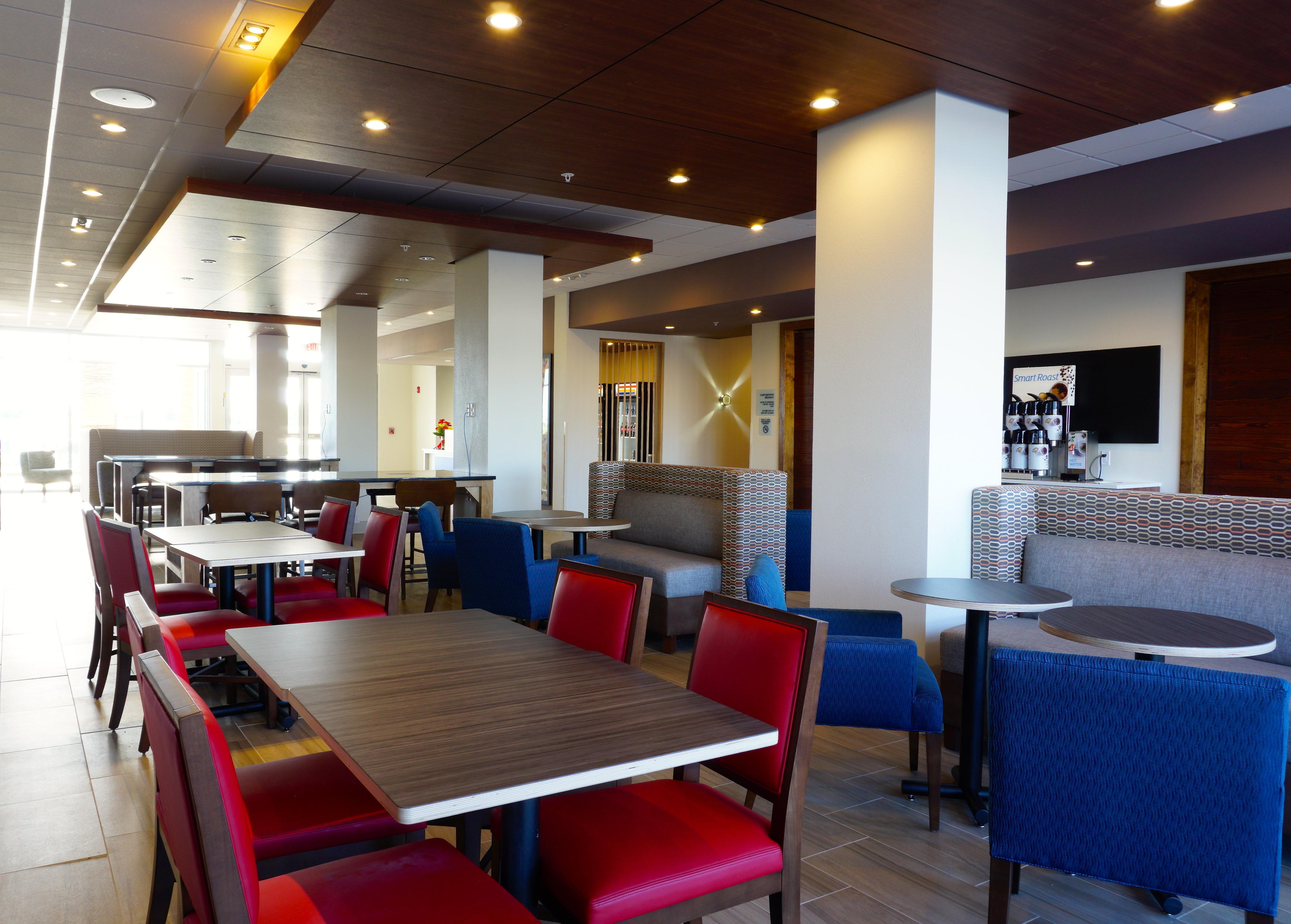 Holiday Inn Express & Suites Omaha - Millard Area By Ihg Exterior foto